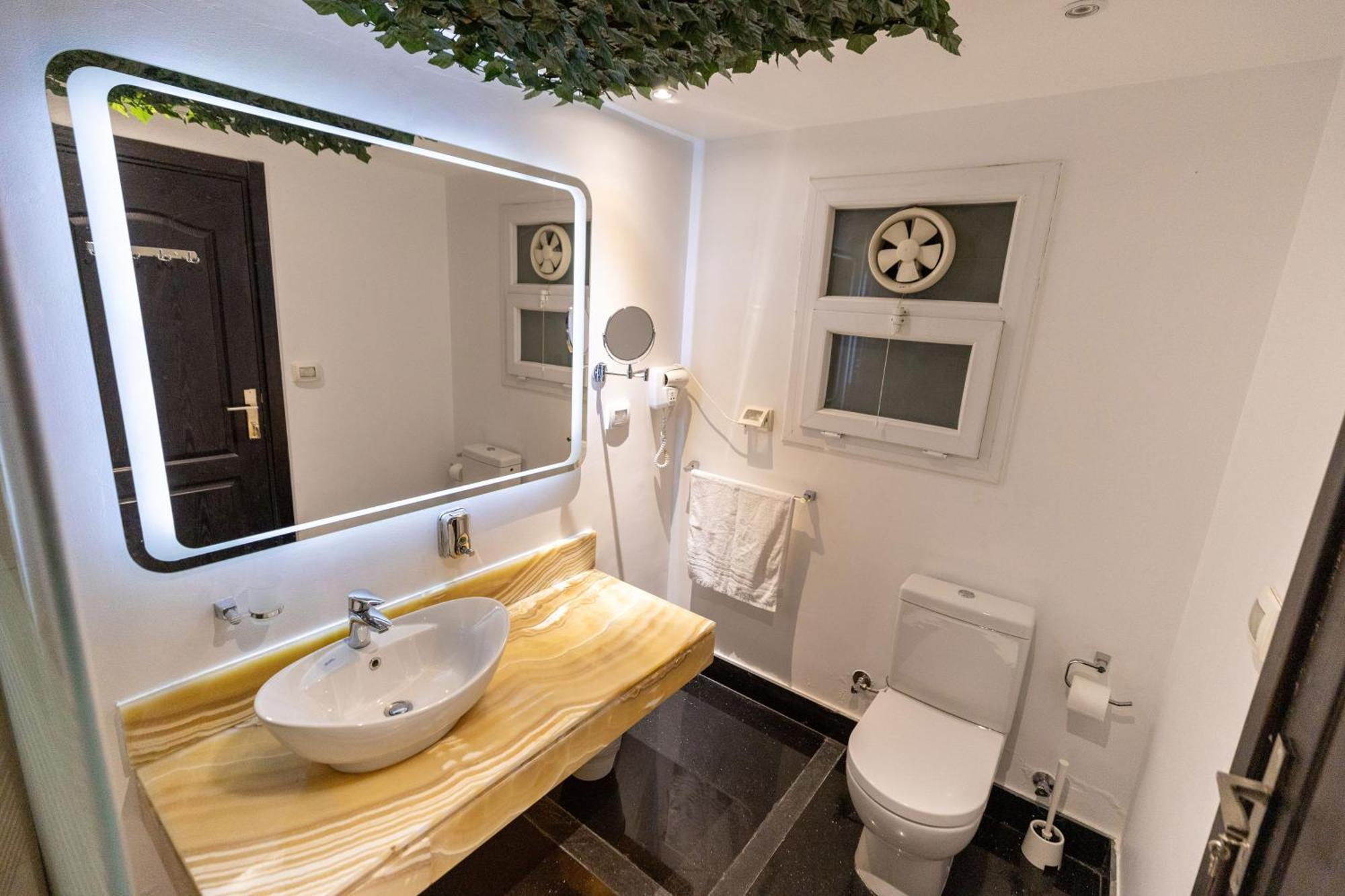 Airport Elite Service Apartment